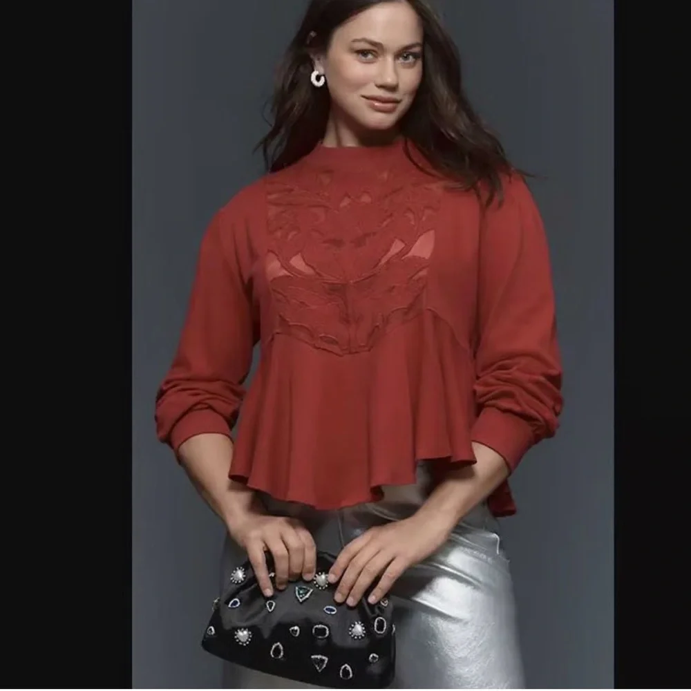 ANTHROPOLOGIE 
Cutwork Swing Top - Picture 2 of 12